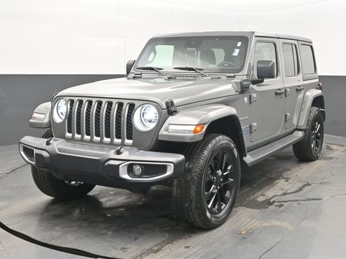 Used 2021 Jeep Wrangler Unlimited Sahara w/ Cold Weather Group image 3