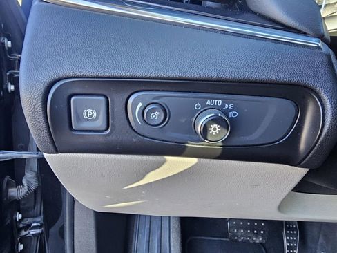 Used 2020 Buick Enclave Essence w/ Sound and Sites Package image 13