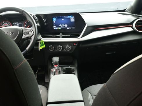 Used 2024 Chevrolet Trax RS w/ Driver Confidence Package image 14