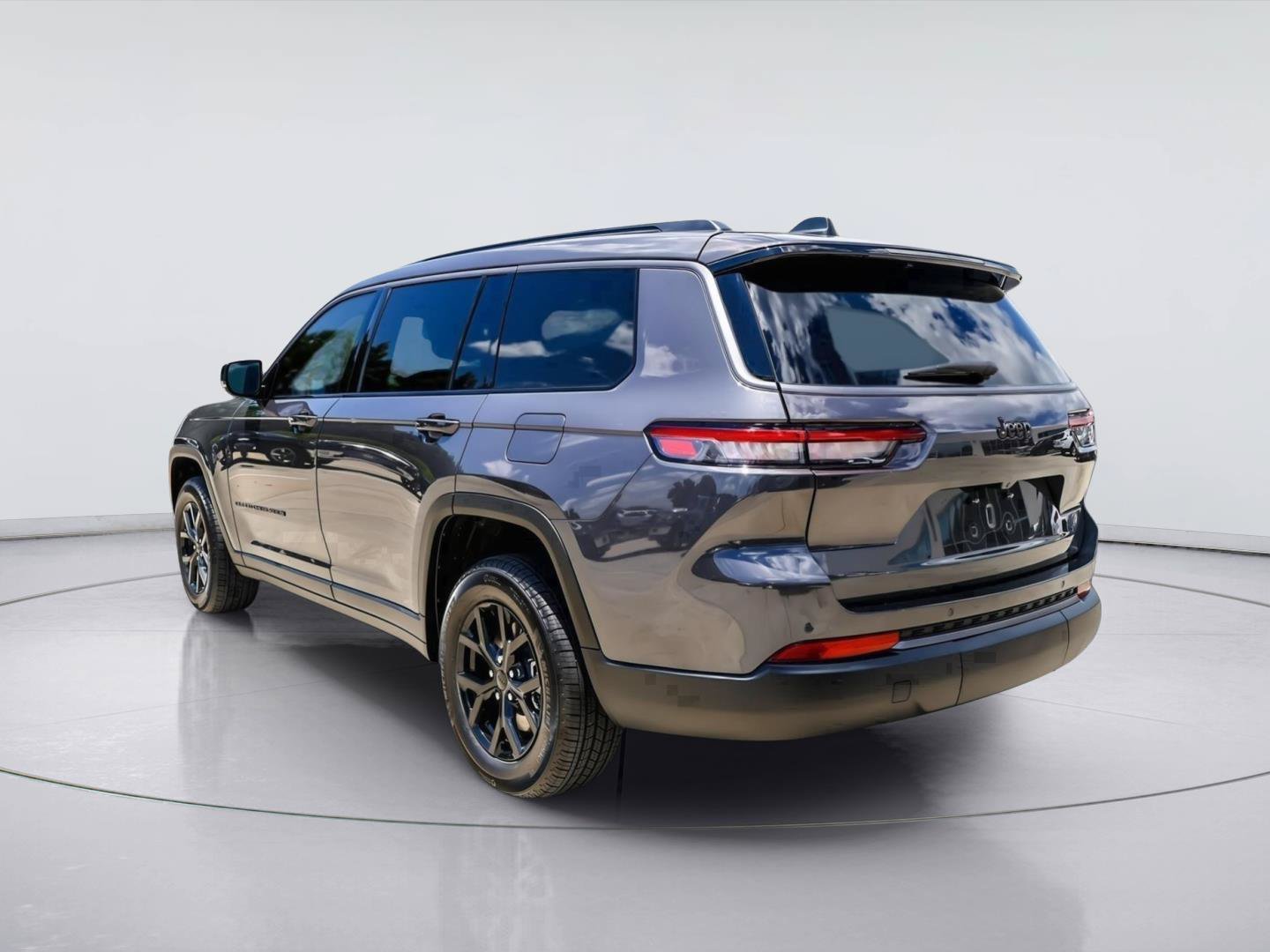 Used 2026 Jeep Grand Cherokee L 2WD image 4
