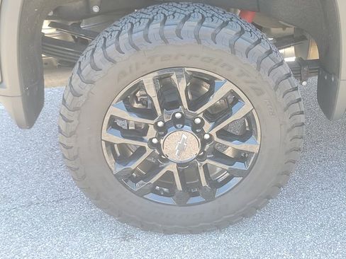 Used 2025 Chevrolet Silverado 3500 LTZ w/ Trail Boss Package AWD/4WD image 8