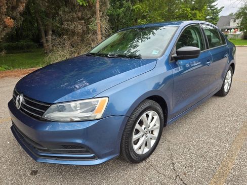Used 2015 Volkswagen Jetta SE FWD image 2