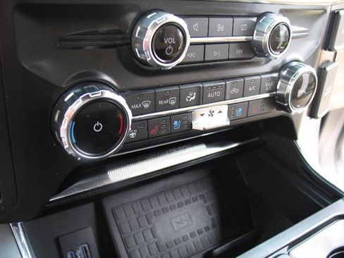 Used 2022 Ford F150 Lariat w/ Equipment Group 502A High AWD/4WD image 45