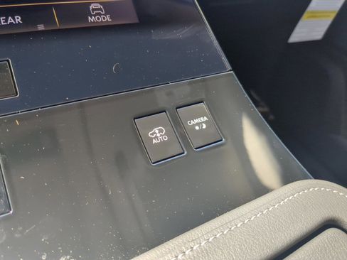 Used 2025 INFINITI QX80 Sensory image 26