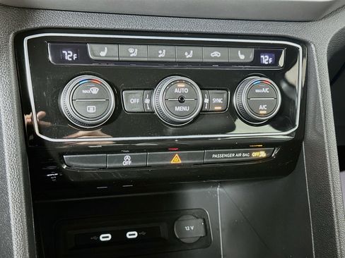 Used 2023 Volkswagen Atlas Cross Sport SE w/ Black Wheel Package AWD/4WD image 15