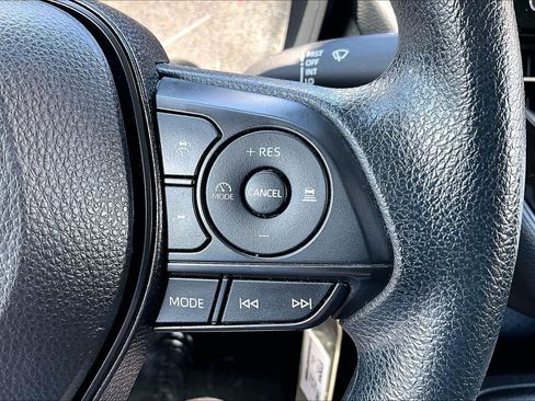 Used 2024 Toyota Corolla LE FWD image 18