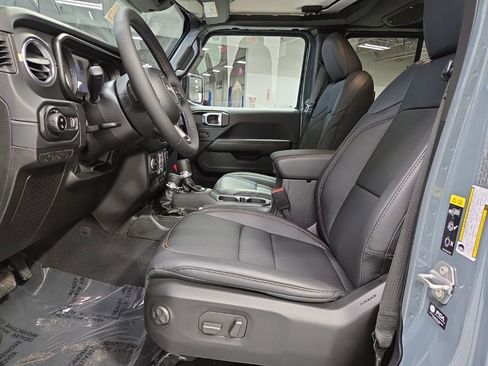 New 2026 Jeep Gladiator Sport image 9