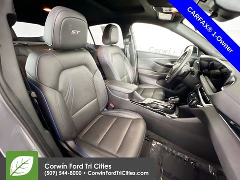 Used 2024 Buick Envista Sport Touring w/ Experience Buick Package image 17