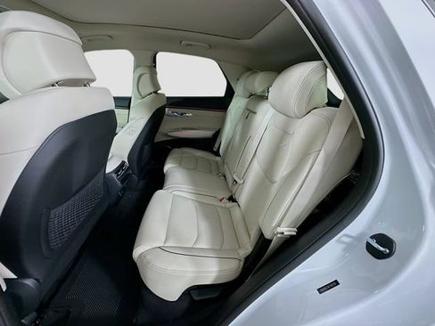 New 2026 Genesis GV70 2.5T Advanced AWD/4WD image 17