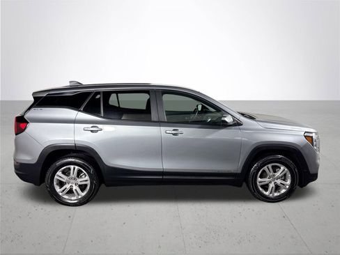 Used 2024 GMC Terrain SLE image 5