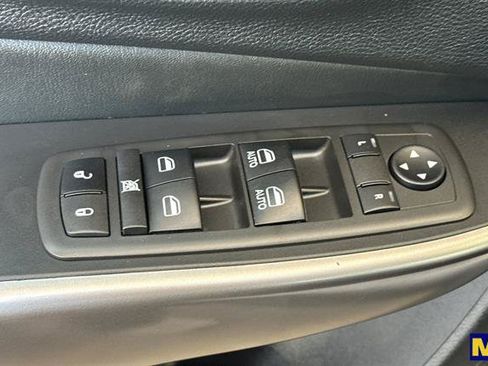 Used 2021 Jeep Cherokee Latitude Lux FWD image 12