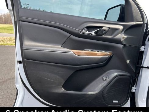 Certified 2023 GMC Acadia SLE w/ Driver Convenience Package image 18