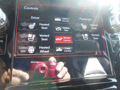 Used 2021 RAM 3500 Laramie image 13