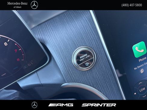 Used 2025 Mercedes-Benz GLC 300 image 28