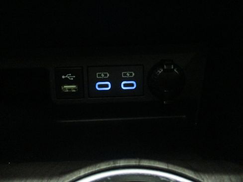 Used 2022 Toyota Highlander Limited image 30