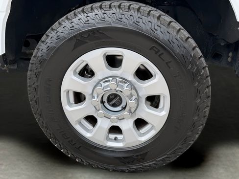 Certified 2024 Ford F250 XLT w/ FX4 Off-Road Package AWD/4WD image 17