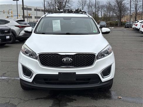 Certified 2018 Kia Sorento LX image 6