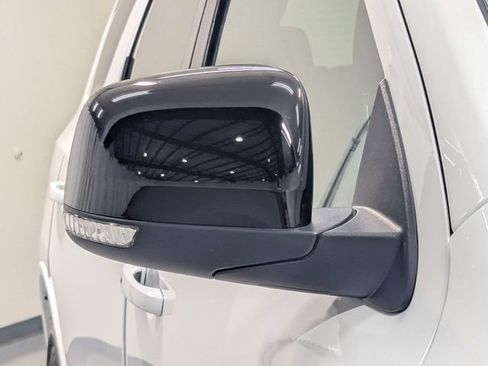 Used 2022 Dodge Durango R/T w/ Blacktop Package AWD/4WD image 33