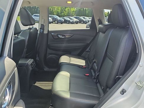 Used 2017 Nissan Rogue SL w/ SL Premium Package AWD/4WD image 26