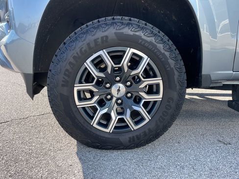 Used 2024 Chevrolet Colorado Z71 w/ Z71 Convenience Package 2 image 54