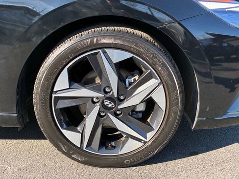 Used 2023 Hyundai Elantra SEL w/ Convenience Package image 40