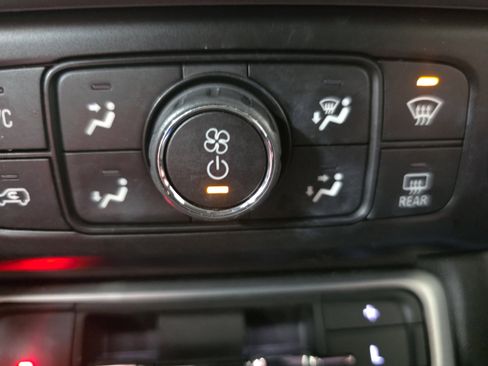 Used 2023 GMC Acadia SLE w/ Driver Convenience Package image 25