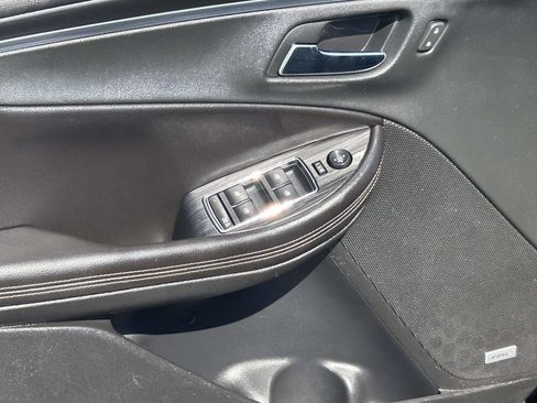 Used 2018 Chevrolet Impala Premier FWD image 18