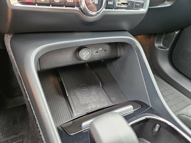 Certified 2023 Volvo C40 P8 Recharge Plus w/ Climate Package AWD/4WD image 27