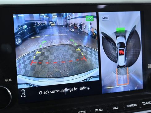 Used 2023 Nissan Rogue SL w/ SL Premium Package image 17