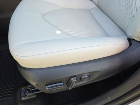 Used 2025 Toyota Grand Highlander AWD image 29