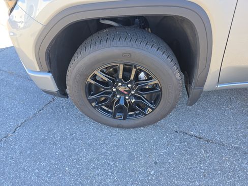 Used 2024 GMC Sierra 1500 Elevation image 11