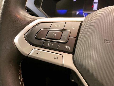 Used 2024 Volkswagen Taos SE image 19