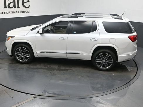 Used 2019 GMC Acadia Denali w/ Technology Package FWD image 43
