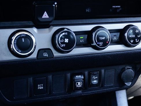 Used 2018 Toyota Tacoma SR5 image 27