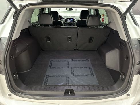 Used 2024 GMC Terrain SLT image 34