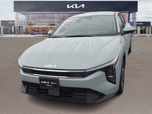 New 2025 Kia K4 LXS image 7