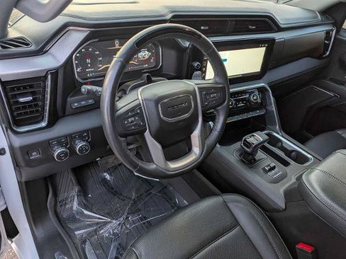 Used 2023 GMC Sierra 1500 Denali AWD/4WD image 2