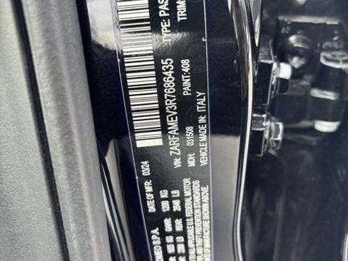 Used 2024 Alfa Romeo Giulia Quadrifoglio image 9