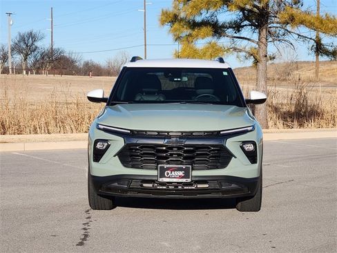 Used 2025 Chevrolet TrailBlazer ACTIV image 2