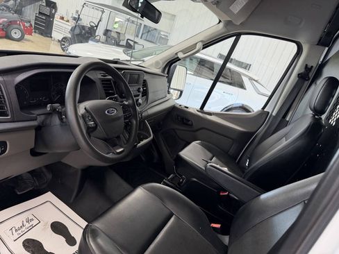 Used 2022 Ford Transit 250 Medium Roof AWD image 10