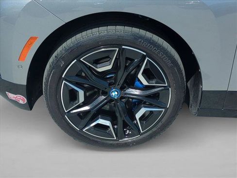 Used 2024 BMW iX xDrive50 w/ Sport Package AWD/4WD image 25