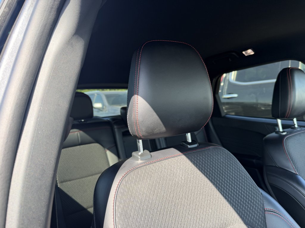 Used 2025 Ford Escape ST-Line Select AWD/4WD image 24