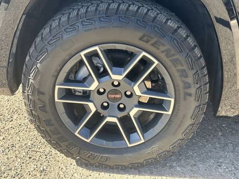 Used 2026 GMC Terrain AT4 w/ Convenience Package III AWD/4WD image 10