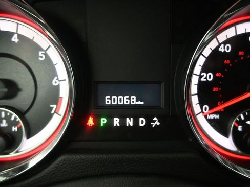 Used 2016 Dodge Grand Caravan SE image 12