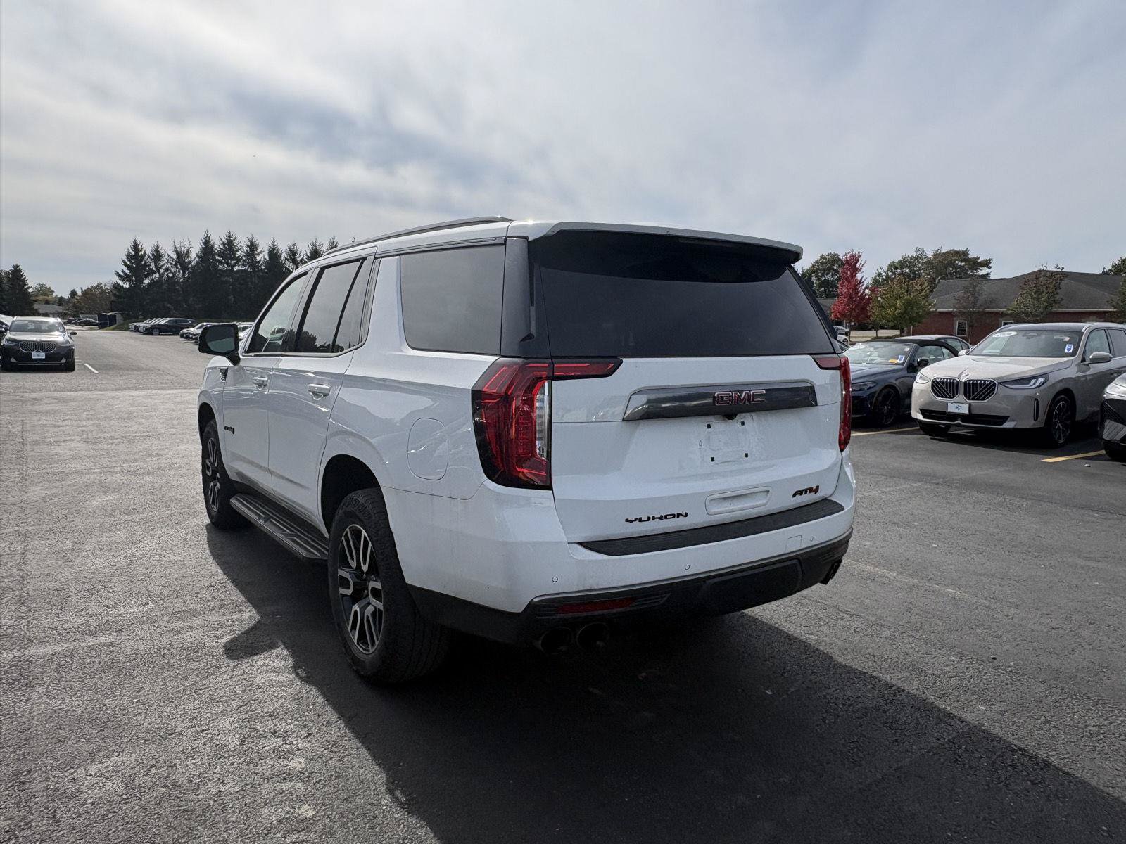 Used 2024 GMC Yukon AT4 w/ Technology Package AWD/4WD image 5