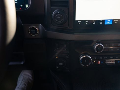 Used 2024 Ford F350 Platinum image 17