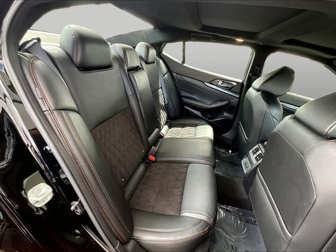 Used 2023 Nissan Maxima SR w/ Sport Mat Group FWD image 21