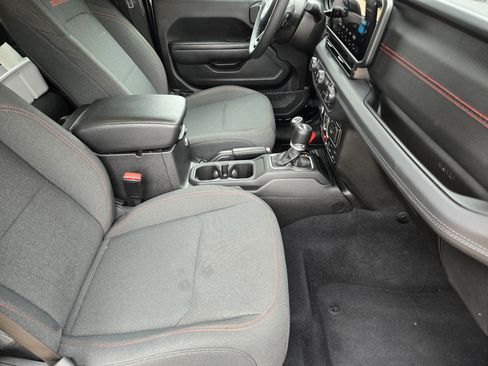 Used 2025 Jeep Wrangler Unlimited Rubicon AWD/4WD image 10