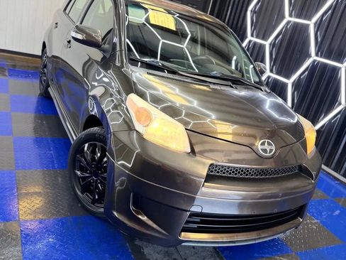 Used 2011 Scion xD Hatchback 4D image 11