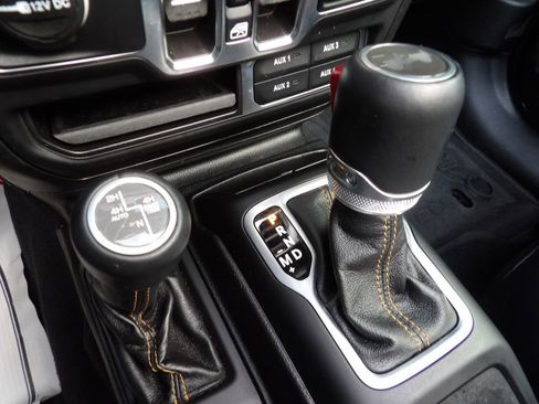 Used 2021 Jeep Wrangler Unlimited Sahara image 18